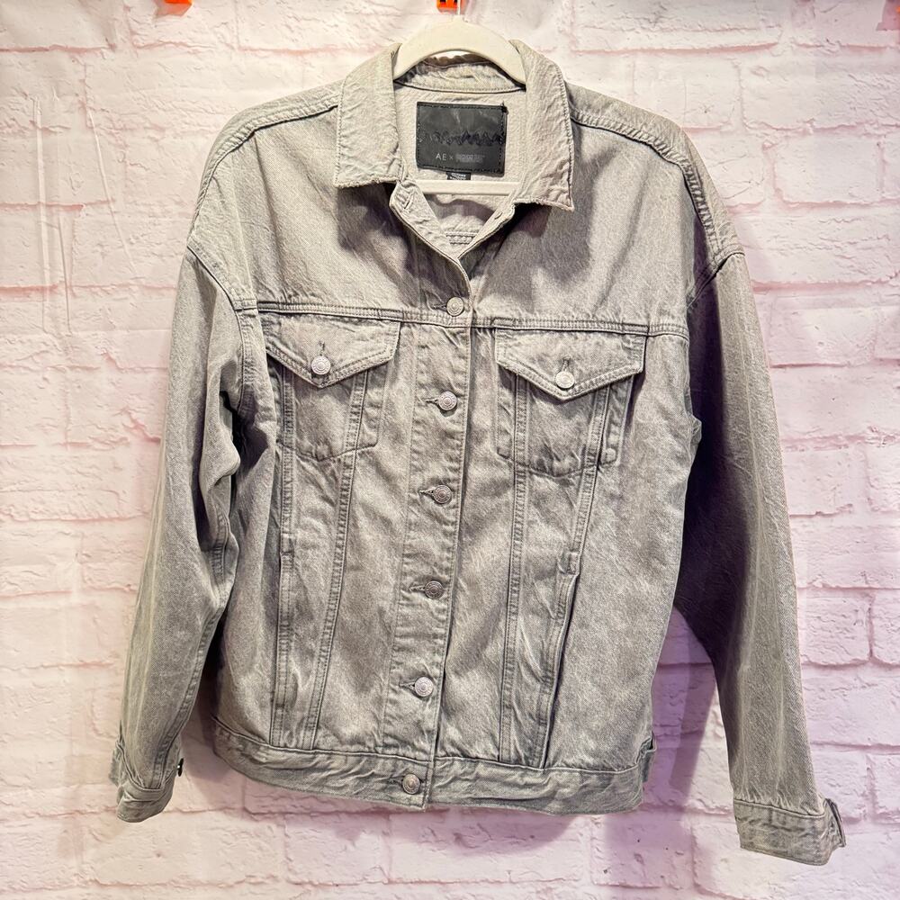 Peanuts and American Eagle Collab - XS Gray washed denim jacket Snoopy Peanuts